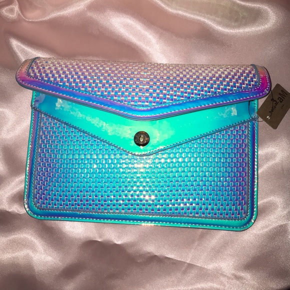 Envelope Metallic Embossed Convertible Clutch Bag - Picture 8 of 11